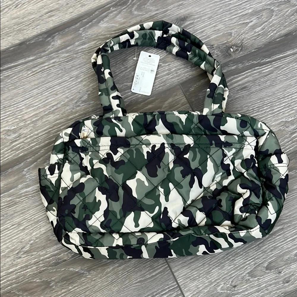 Urban Expressions Green and Black Camouflage Tote